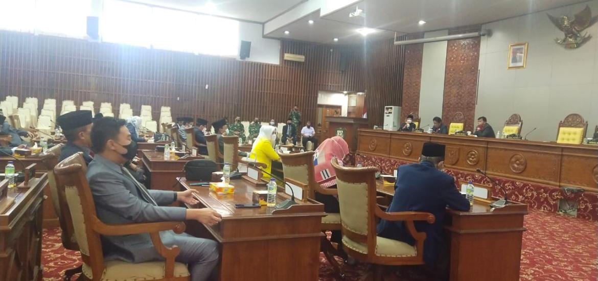 Paripurna Penyampaian Rekomendasi Terhadap LKPJ Gubernur Tahun 2020