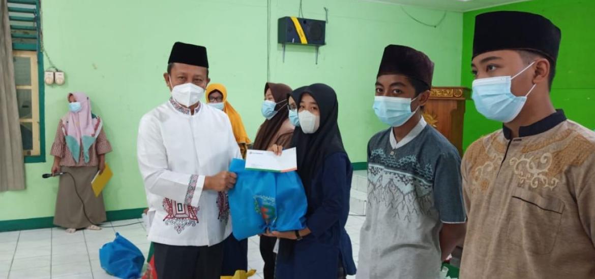Bank Bengkulu bagikan bingkisan ke anak yatim
