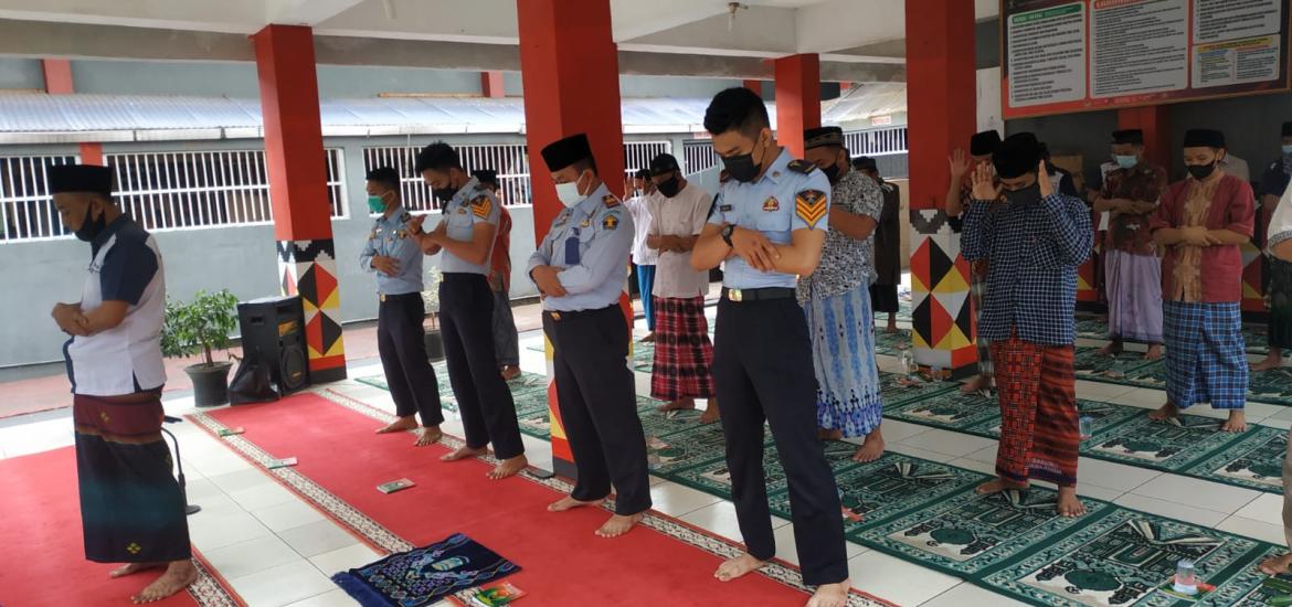 Warga Binaan Rutan Kota Agung Khusuk Doakan Indonesia Segera Bebas dari Pandemi
