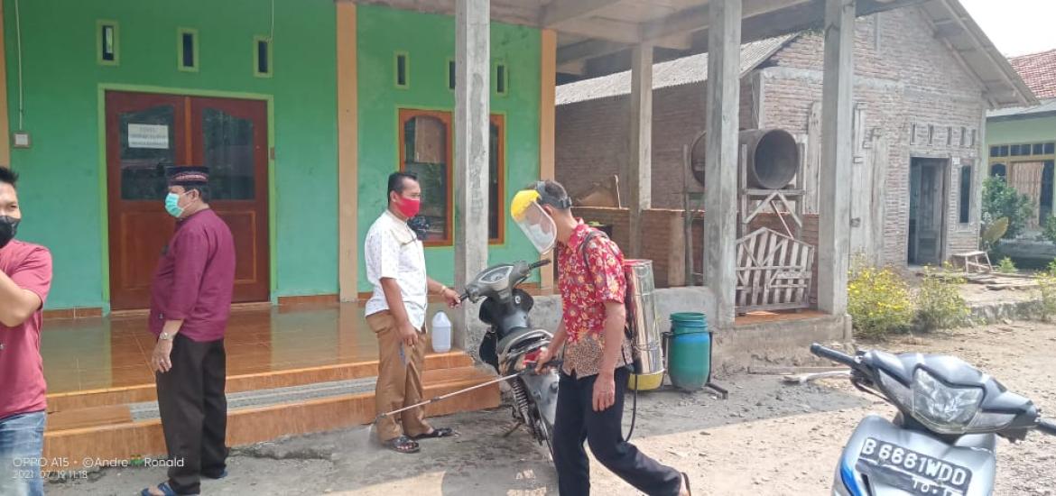  Penyemperotan Disinfektan
