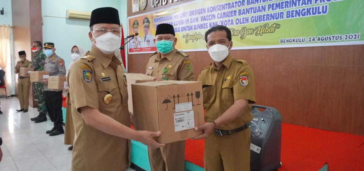 Gubernur Rohidin Serahkan 169 Oksigen Konsentrator untuk Rumah Sakit Rujukan COVID-19 Bengkulu
