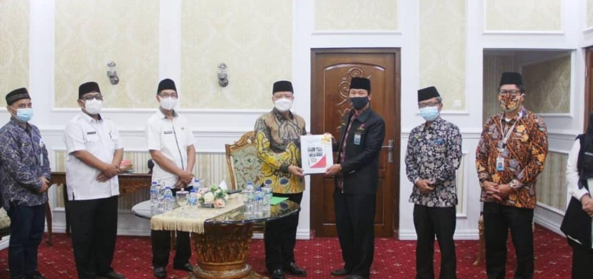Gubernur Rohidin Serahkan  Laporan Hasil Pengawasan BPKP Semester I Tahun 2021