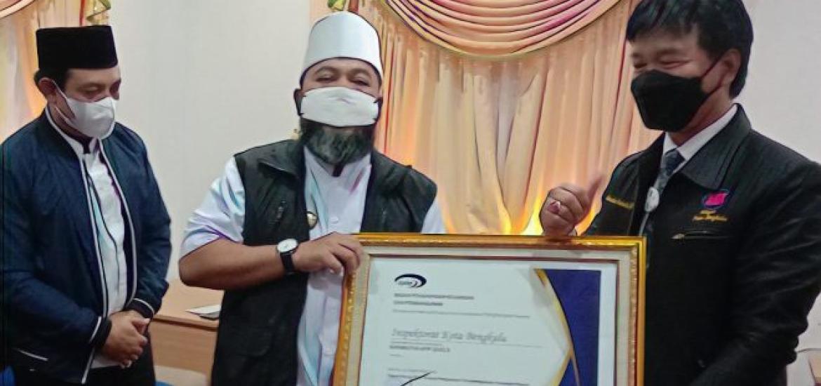 Walikota Bengkulu Terima Penghargaan dari BPKP Terkait Pencapaian Kapabilitas APIP Level 3