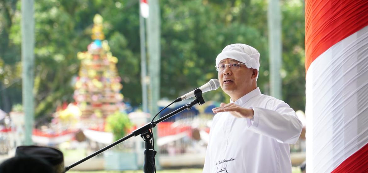 Gubernur Rohidin