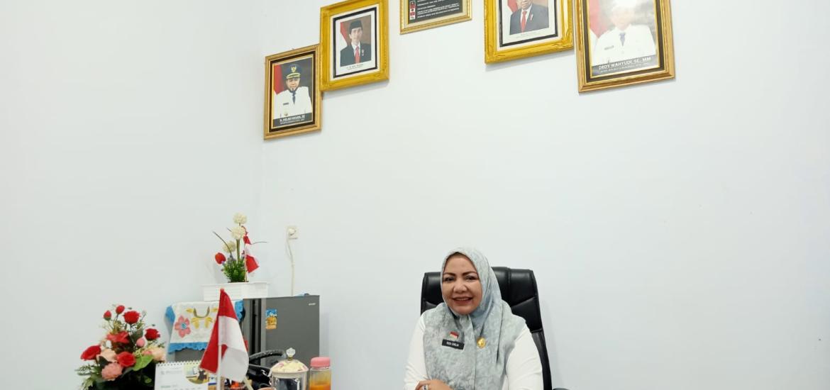 Kepala Dinsos Kota Bengkulu Riza Emilia