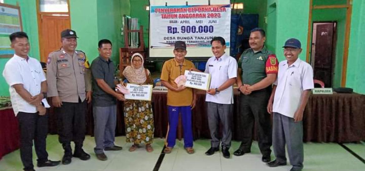 Gelombang Kedua BLT DD Bunga Tanjung Disalurkan
