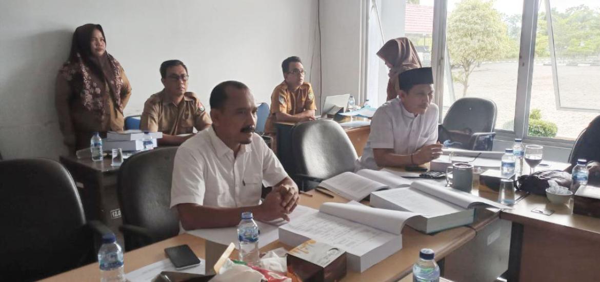Rapat Bahas Raperda LKPJ 2022
