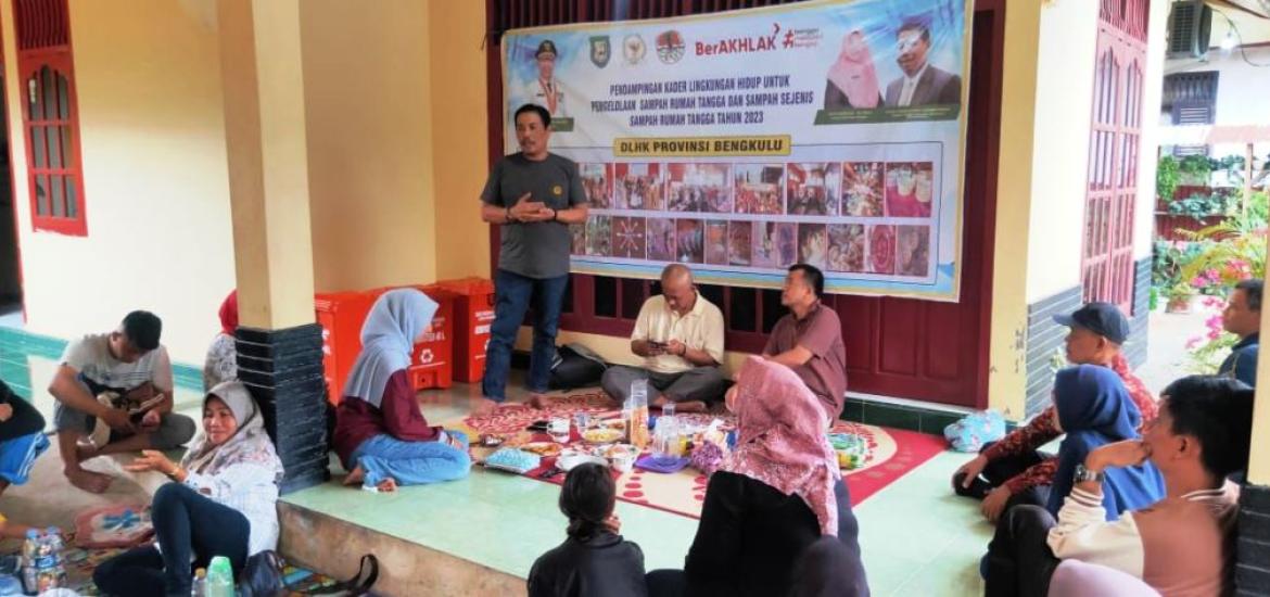 Anggota DPRD Provinsi, Usin Sembiring Berkumpul Bersama Kader Lingkungan Ajak Ubah Mindset Soal Sampah