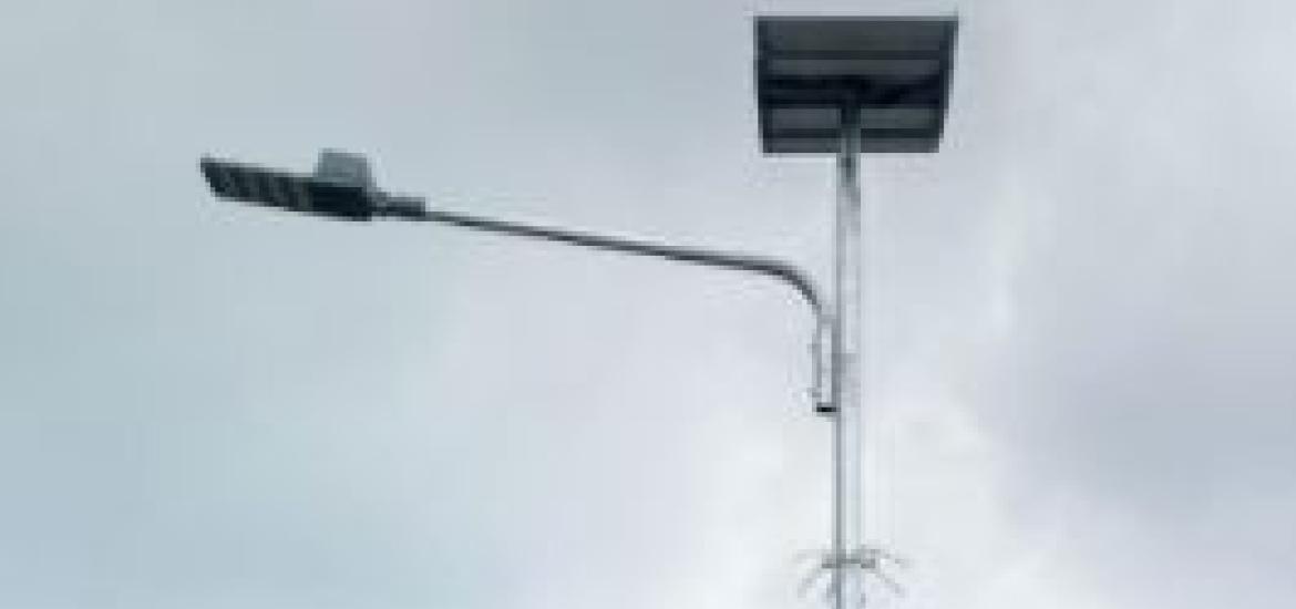 Pemdes Air Rusa Realisasikan Pengadaan Lampu Tenaga Surya