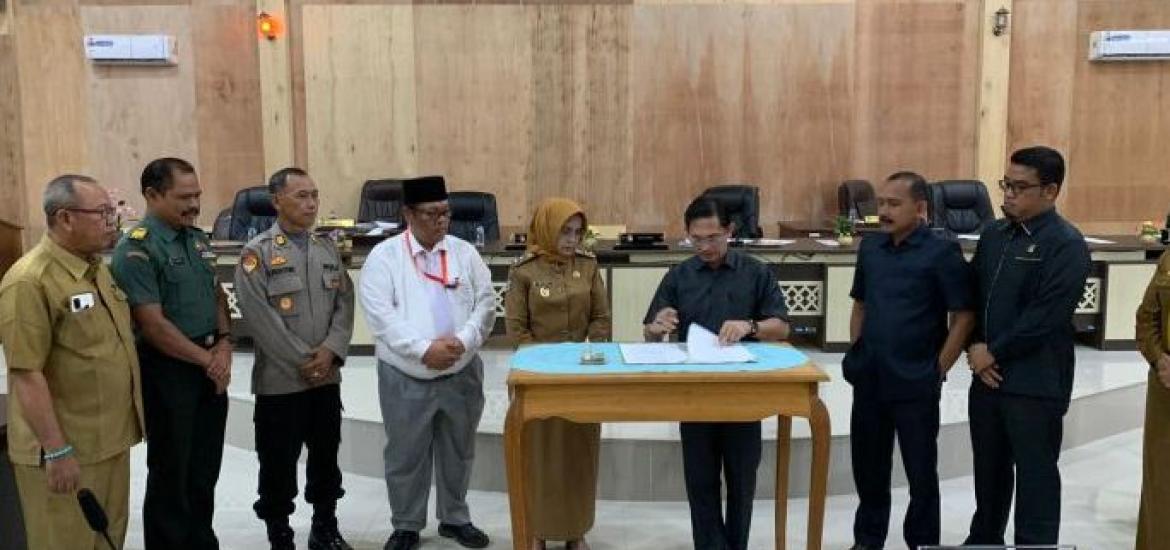 DPRD Mukomuko Gelar Paripurna Penandatanganan Nota Kesepakatan  RKUA-PPAS APBD 2024
