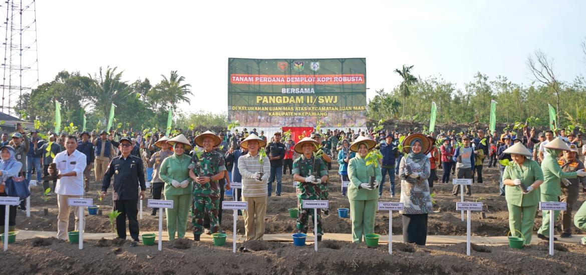 Pemprov, Kabupaten dan TNI Bersinergi Tingkatkan Produktivitas Kopi BengkuluPemprov, Kabupaten dan TNI Bersinergi Tingkatkan Produktivitas Kopi Bengkulu