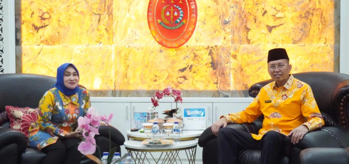 Sekda Provinsi Bengkulu Isnan Fajri silaturahmi dengan Kajati Bengkulu Rina Virawati