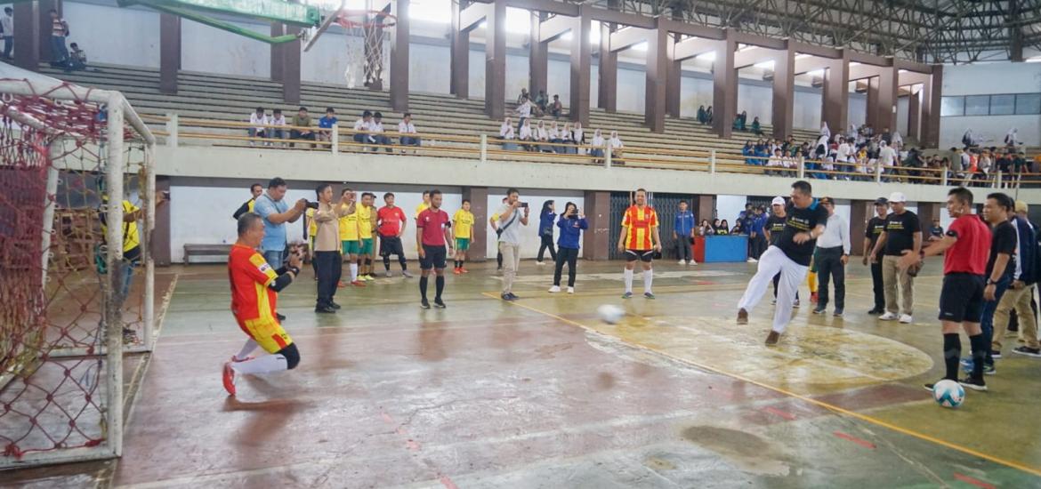 Waka II DPRD Provinsi Soeharto Minta Dispora Ajukan Anggaran Perawatan GOR