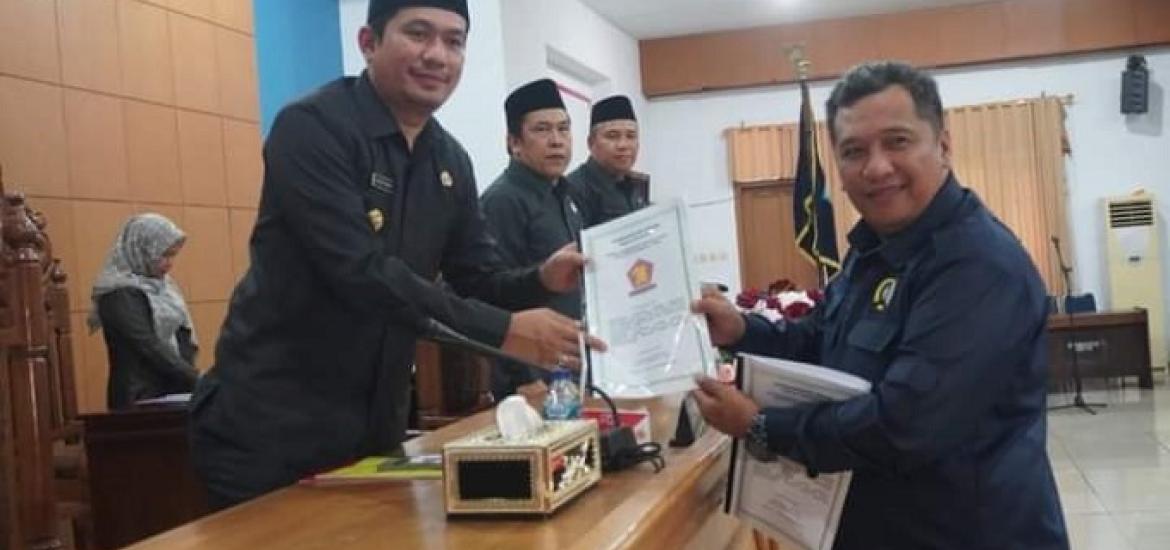 Paripurna Penyampaian Pandangan Umum Fraksi DPRD BU Terkait Dua Raperda