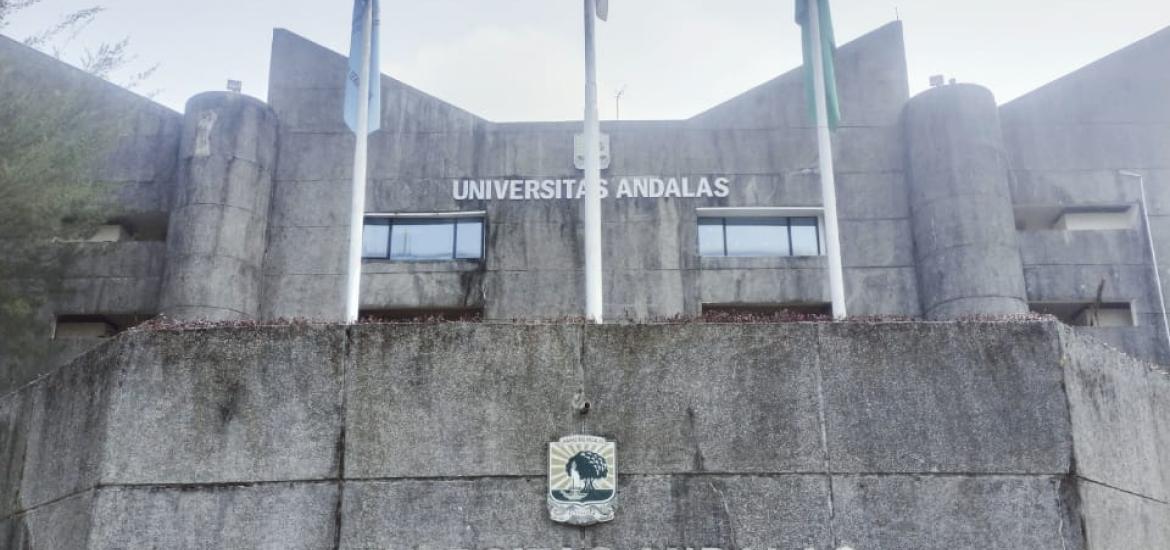 Dinda Dwi Apriliani,  Mahasiswa Universitas Andalas