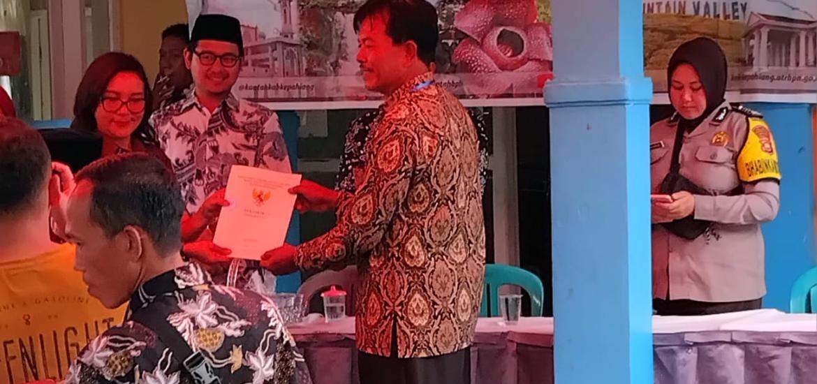 Pembagian Sertifikat