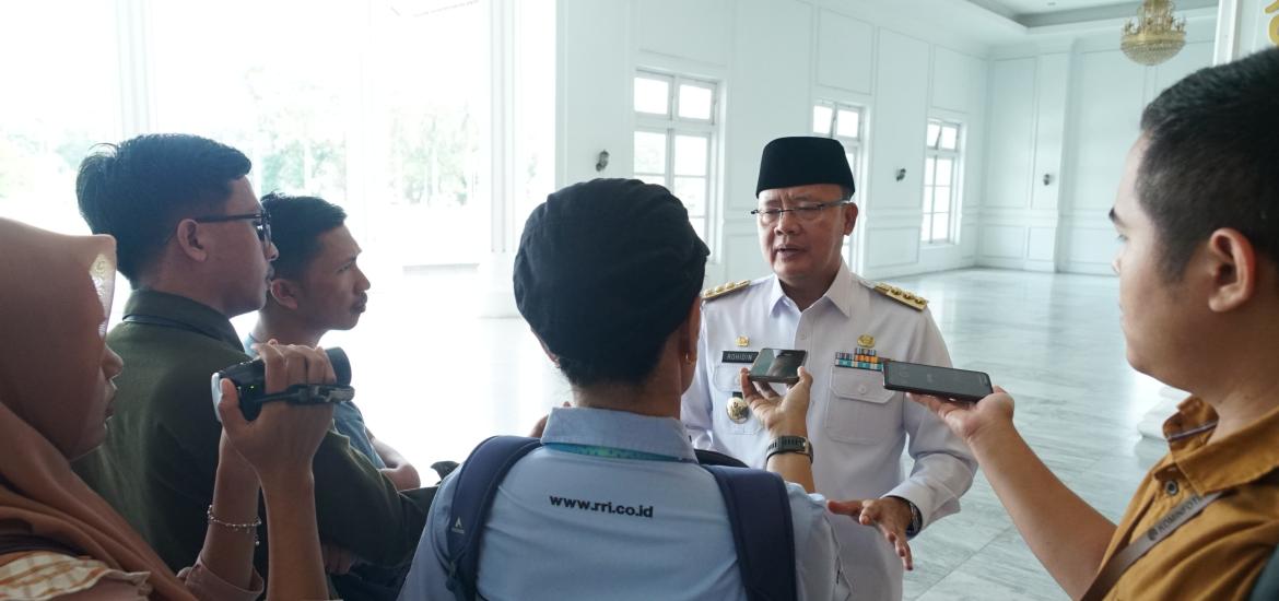 Gubernur Rohidin