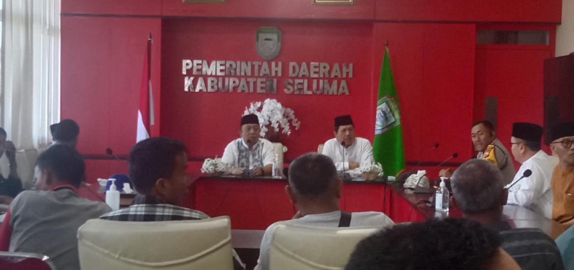 Warga Desa Dusun Baru Talo Tuntut Kades Dipecat