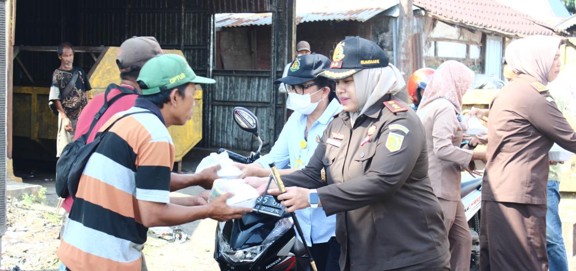 Kejari Kepahiang berbagi takjil