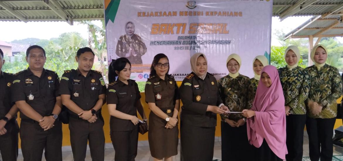 Kejari Kepahiang Gelar Baksos di Panti Asuhan Al-Kahfi Ujan Mas 