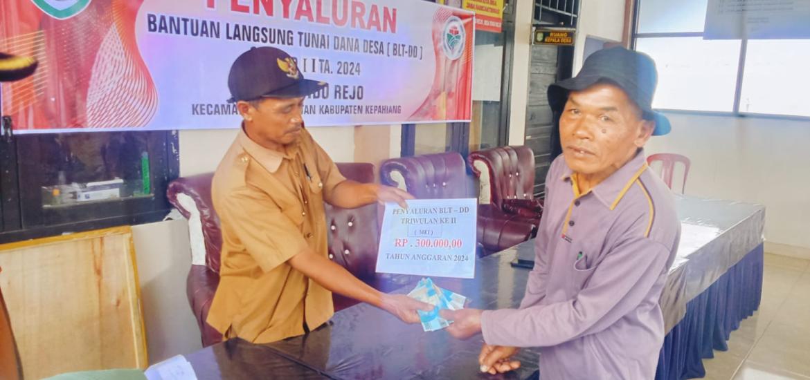 Pembagian BLT DD