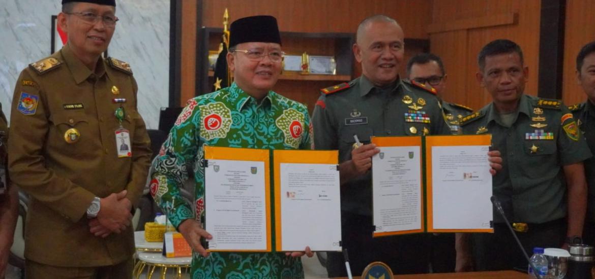 Penandatanganan Perjanjian Kerja Sama Program Pembangunan Rumah Tidak Layak Huni