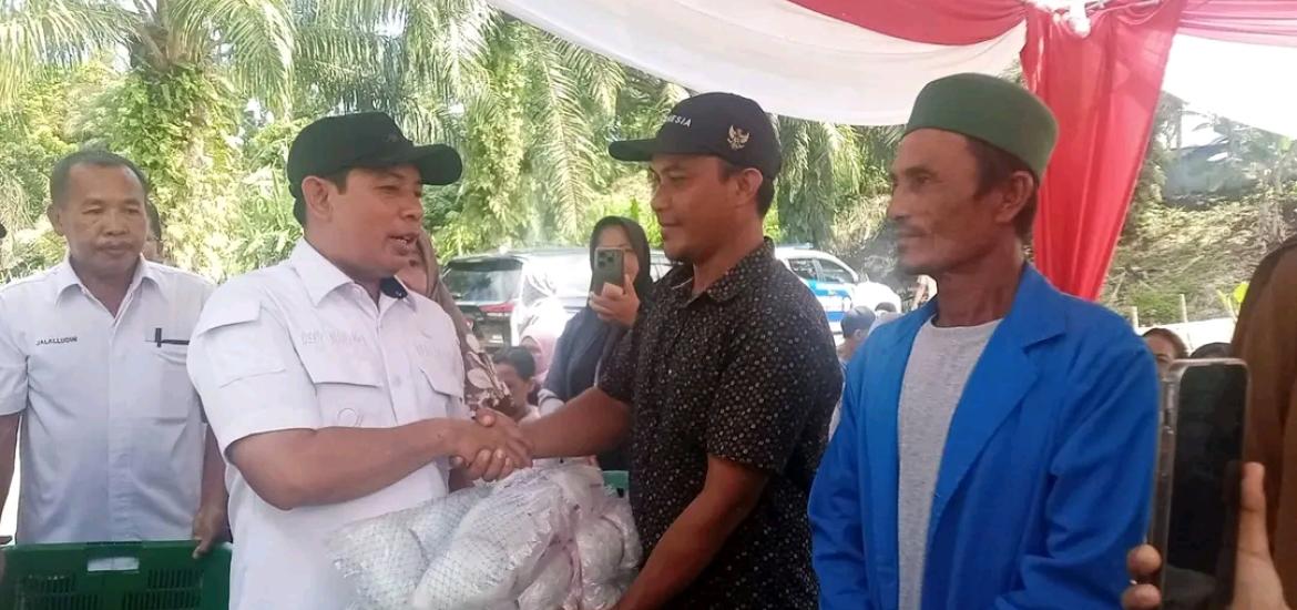 WaliKota Bengkulu Serahkan Bantuan Alat Tangkap dan Pengolahan Perikanan