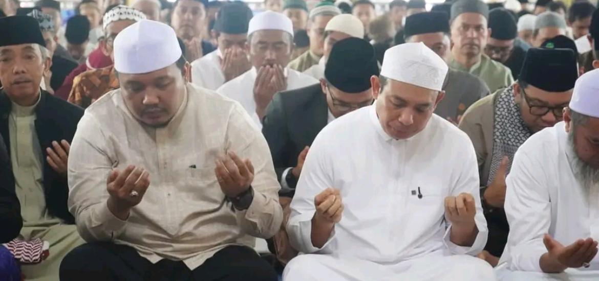 Walikota Bengkulu Dedy Wahyudi dan Wakil Walikota Bengkulu Ronny PL Tobing 