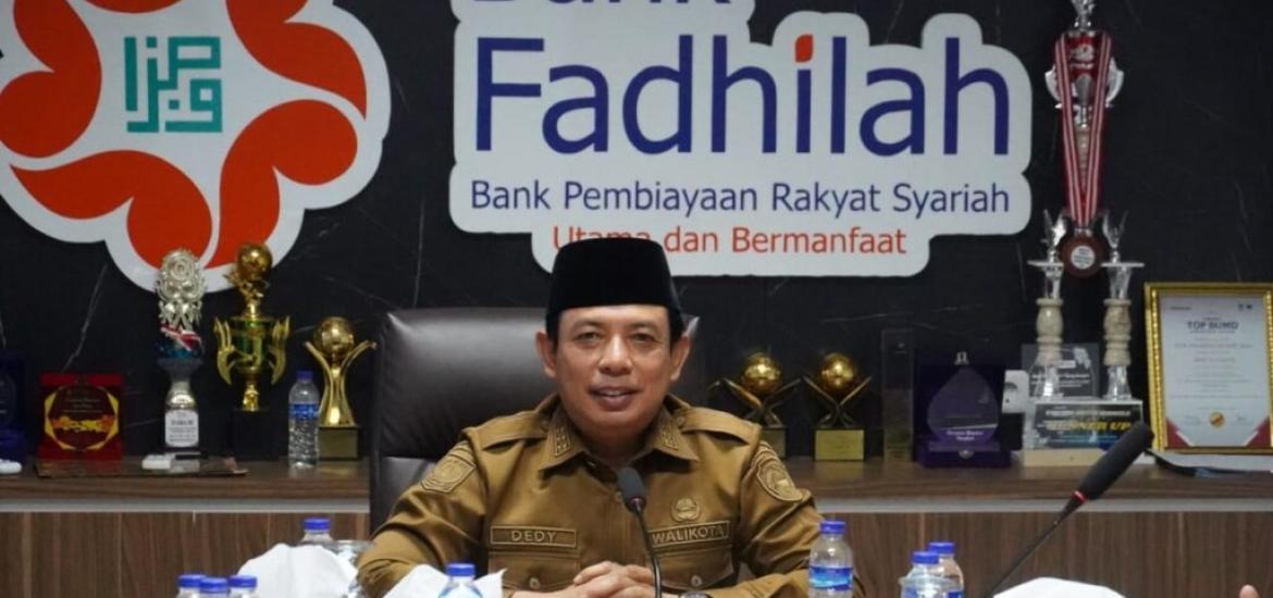 Bank Pembiayaan Rakyat Syariah (BPRS) Fadhilah menggelar Rapat Umum Pemegang Saham (RUPS) bersama Walikota Bengkulu Dedy Wahyudi di ruang rapat BPRS Fadhilah, Selasa (02/12/2025).