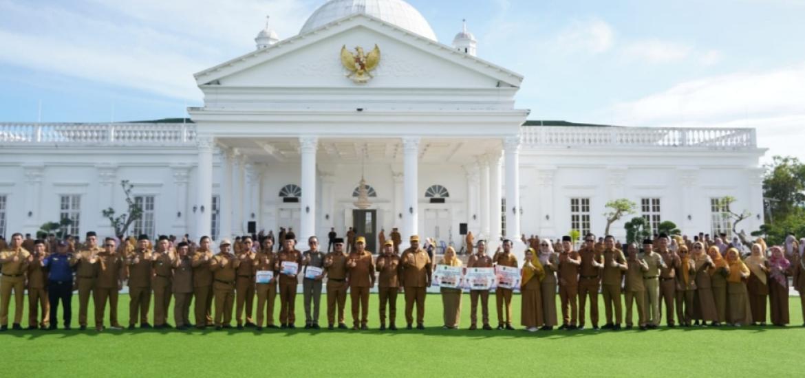 Tutup Tahun Kerja 2025, WaliKota Bengkulu Beri Penghargaan ASN Berprestasi