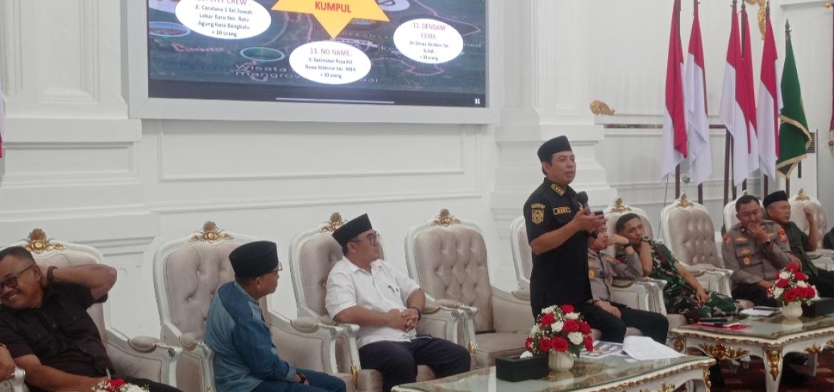 Walikota Bengkulu Dedy Wahyudi saat rakor soal geng motor