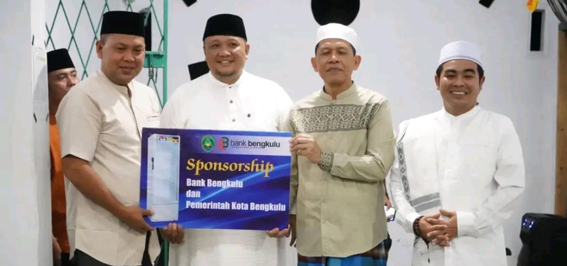 Ronny Sumbangkan Gaji untuk Masjid di Bulan Ramadan