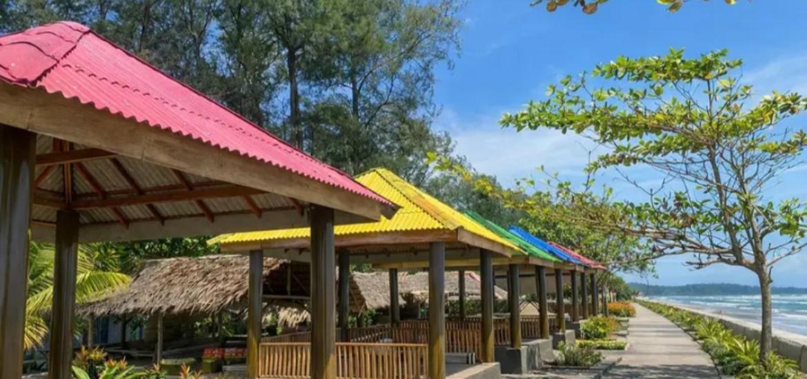 Pantai Panjang Bersolek! Pemkot Bengkulu Lanjutkan Proyek Gazebo dan Penghijauan