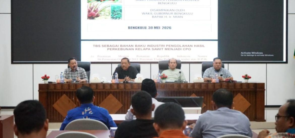 rapat koordinasi bersama pimpinan Pabrik Kelapa Sawit (PKS) dari lima kabupaten di Bengkulu, Sabtu (30/5/2026),