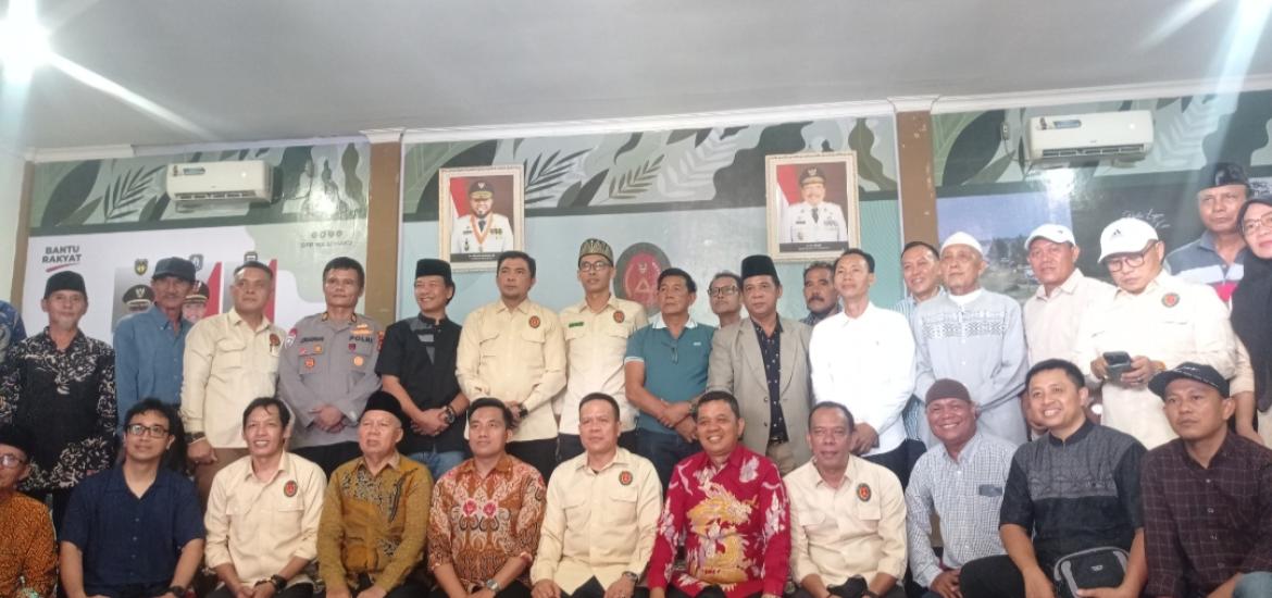 Foto bersama Musyawarah Besar IKA SEMAKU