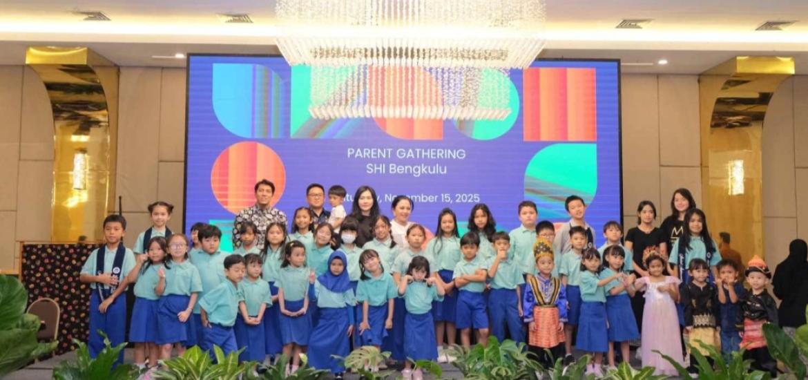 Foto Bersama 40 Siswa Baru EST School Bengkulu