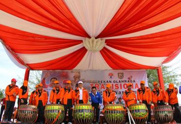 Pembukaan Pekan Olahraga Tradisional Tingkat Nasional V  Tahun 2017 dengan Pemukulan Dol