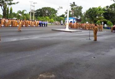 Penjabat Walikota Bengkulu Budiman Ismaun pimpin apel gabungan perdana