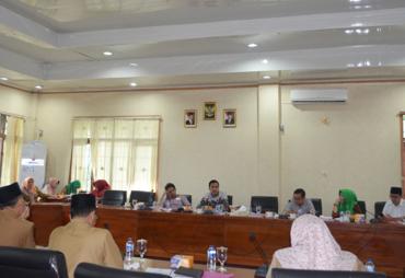 Banleg DPRD Kota Membahas Tujuh Raperda Inisiatif Dewan, Selasa (13/2/2018)