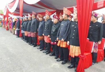 Jajaran OPD Kota Bengkulu mengikuti upcara bendera