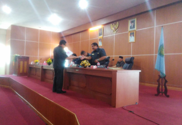 Rapat Paripurna DPRD Bengkulu tengah  Bahas Raperda & Perda