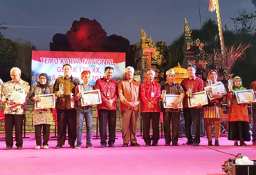 Penghargaan dalam Temu Karya Nasional TTG XX di Bali