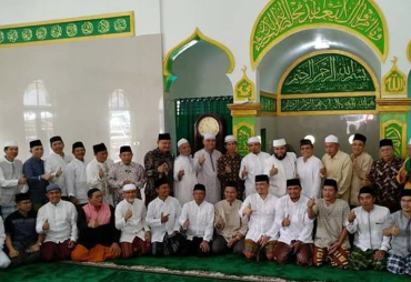 Foto bersama jajaran Pemerintah Kota Bengkulu bersama jamaah