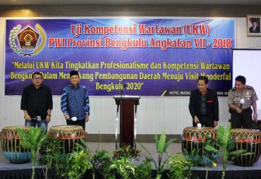 Asisten I Setda Provinsi Bengkulu Hamka Sabri buka UKW