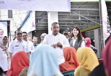 Mendes PDTT saat meninjau dan meresmikan Rumah Pajang berupa BUMDes Mart di Bengkulu Utara