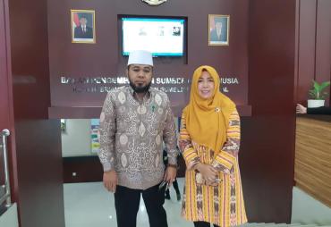 Kadisperindag Kota Bengkulu Dewi Dharma di Jakarta saat mendampingi Walikota Bengkulu Helmi Hasa