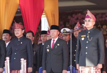 Plt. Bupati Bengkulu Selatan, Gusnan Mulyadi memimpin upacara peringatan hari jadi ke- 70