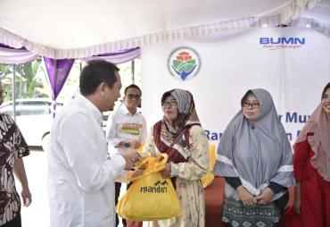 Pasar murah dan pembagian sembako oleh Kemendes PDTT