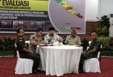 Rapat Evaluasi yang melibatkan Forkopimda Provinsi Bengkulu, kabupaten/kota Se Provinsi Bengkulu