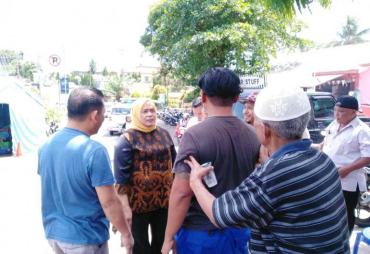 Unsur pimpinan DPRD Kota Bengkulu berikan bantuan kepada korban banjir
